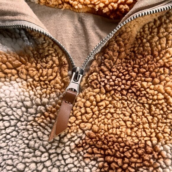 Thread + Supply Medium Pullover Fleece with pockets - Picture 3 of 13